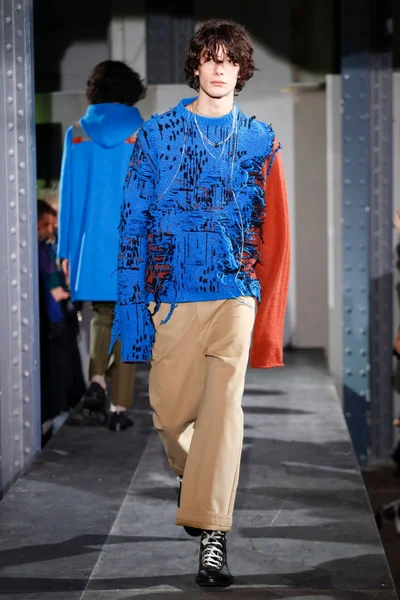 Look 26